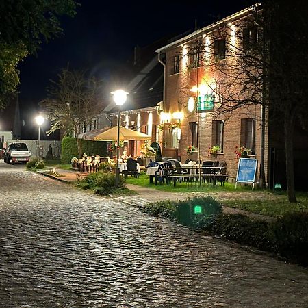 Pension & Gasthof Storchennest Gross Quassow Exteriör bild