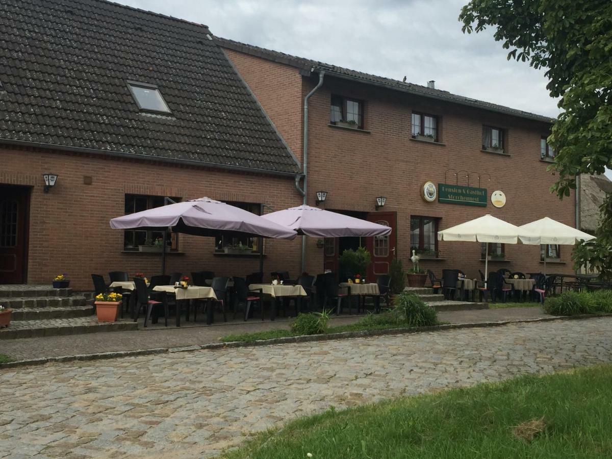 Pension & Gasthof Storchennest Gross Quassow Exteriör bild